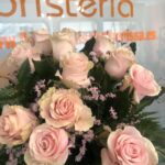 RAMO DE 12 ROSAS COLOR ROSA CLARO